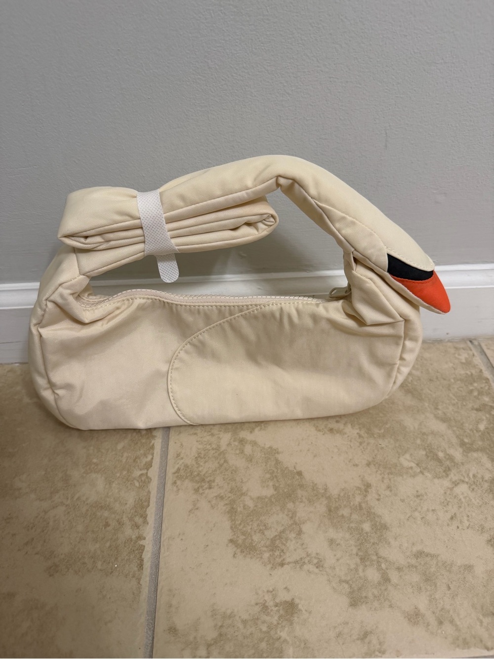 NWT BAGGU Swan Shoulder Bag in Cream